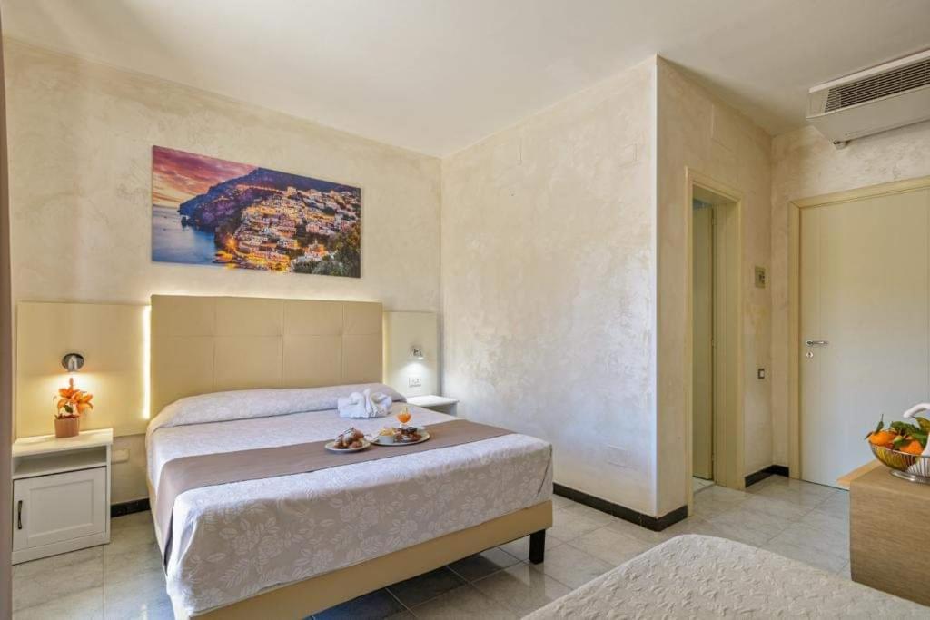 Cristallo Paestum Hotel 3*
